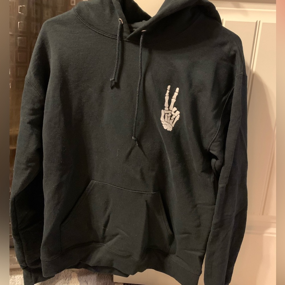 men’s MEDIUM skeleton peace sign hoodie